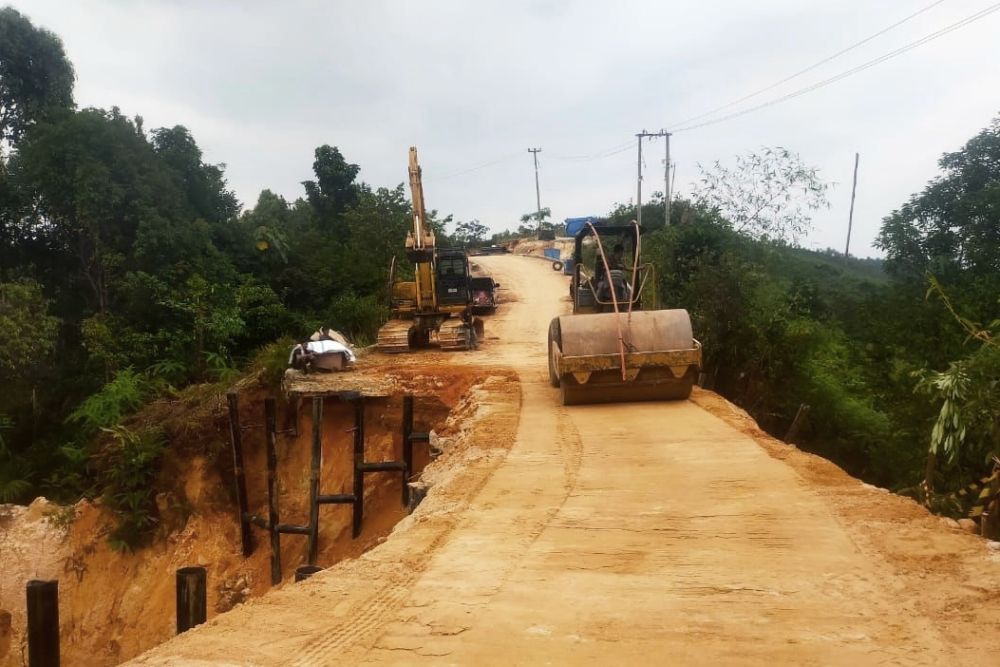 Pemprov Riau Pasang Jembatan Bailey Pasca Longsor di Ruas Jalan Lintas di Rohul