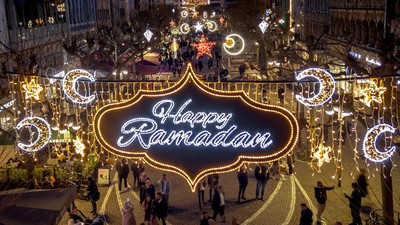 Pertama Dalam Sejarah, Kota Frankfurt di Jerman Nyalakan Ucapan Selamat Ramadhan