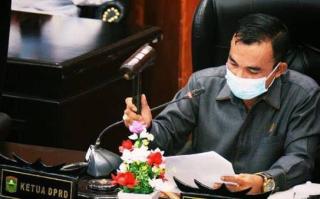 Ketua DPRD di Sumbar Bawa Pisau Saat Pimpin Sidang Paripurna, Merasa Dirinya Terancam