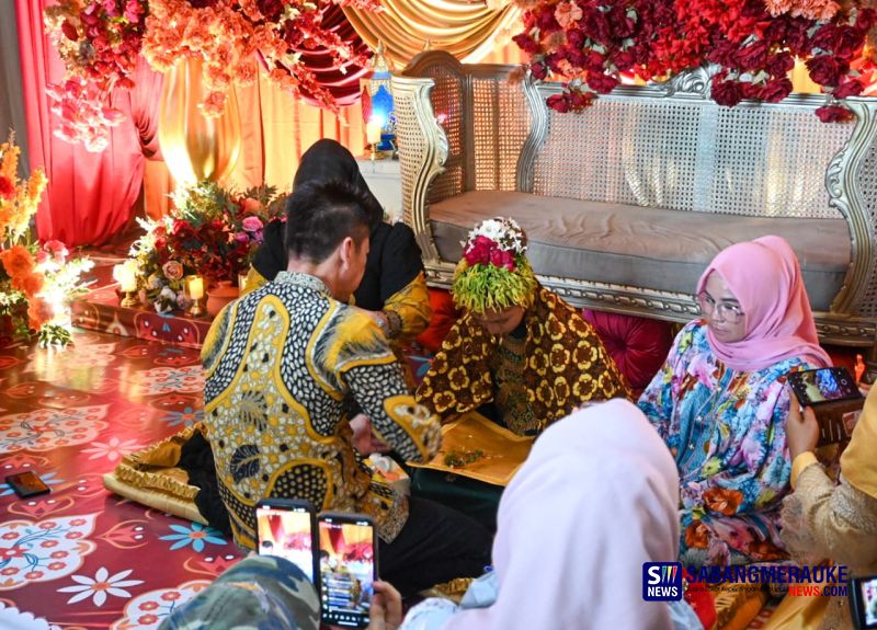 Lepas Masa Lajang, Putri Sulung Bupati Rokan Hilir Jalani Proses Pernikahan Adat Melayu Berandam dan Malam Berinai