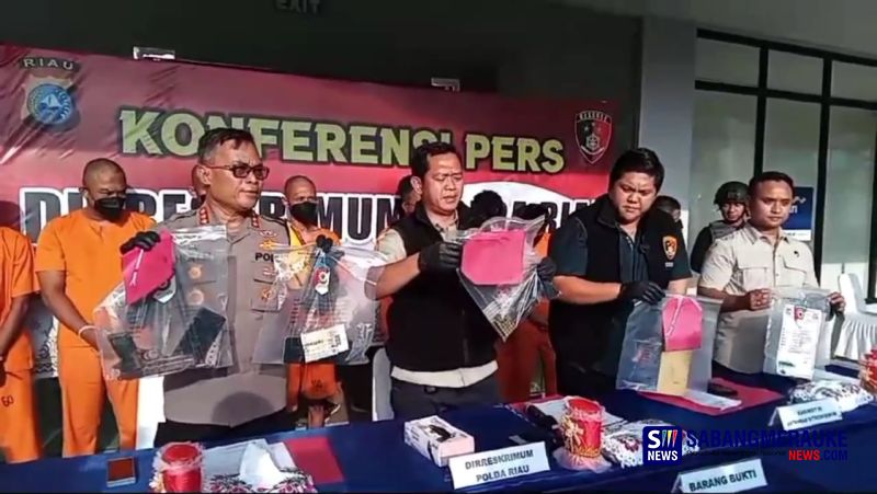 Polisi Ungkap Perdagangan Senjata Api Ilegal di Pekanbaru, 4 Orang Tersangka Diamankan