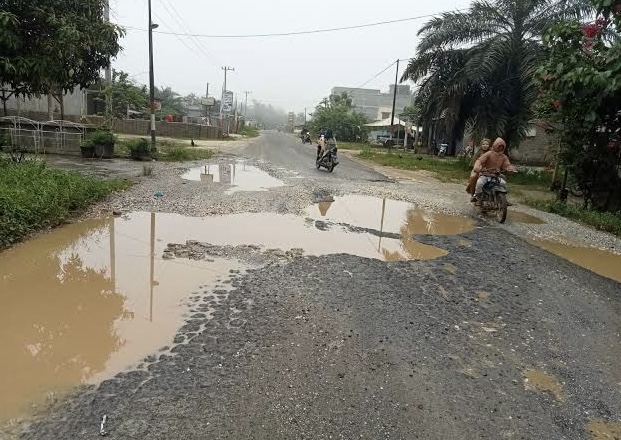 Ruas Jalan Rusak di Lubuk Kandis-Pangkalan Kasai Riau Mulai Diperbaiki