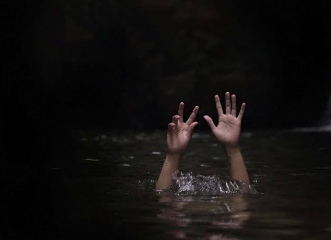 Sampan Muatan Sawit Tenggelam di Sungai Batang Kuantan Inhu, Remaja 18 Tahun Hilang 