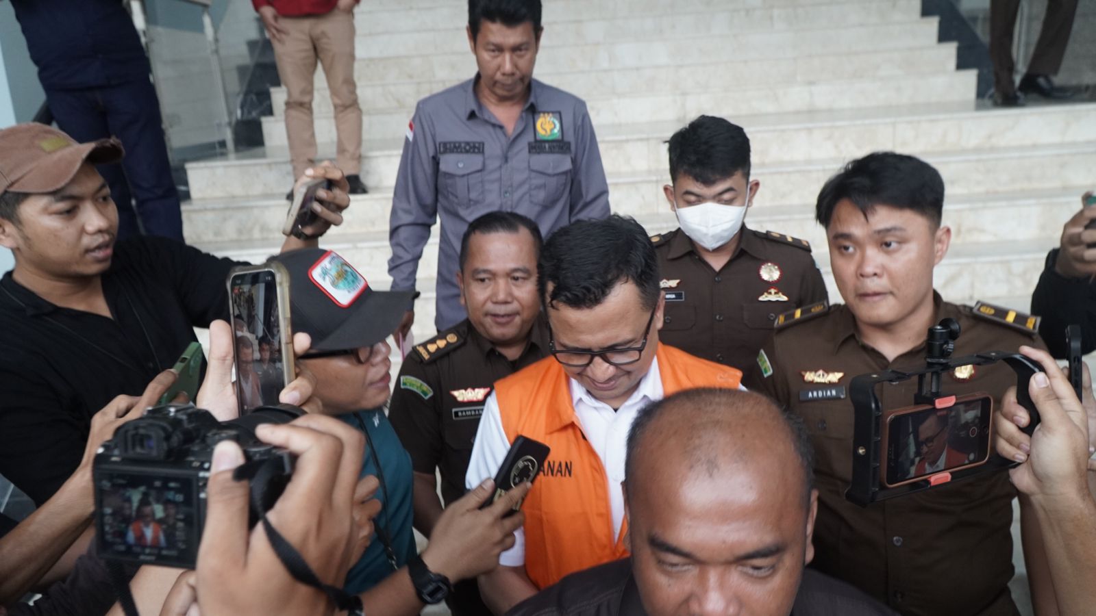 Kejati Tahan Kadis Pendidikan Riau Tengku Fauzan, Kasus Korupsi di Sekretariat DPRD Riau