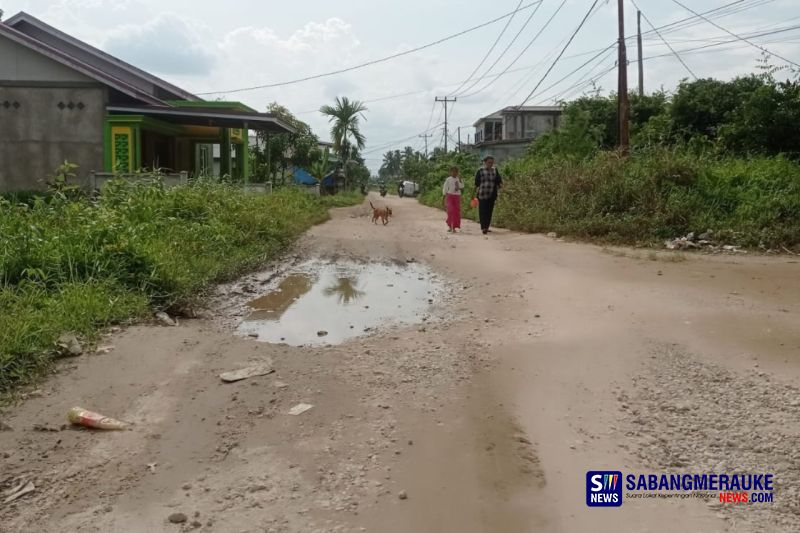 Dana Terbatas, Perbaikan Jalan Rusak di Inhil Dilakukan Bertahap