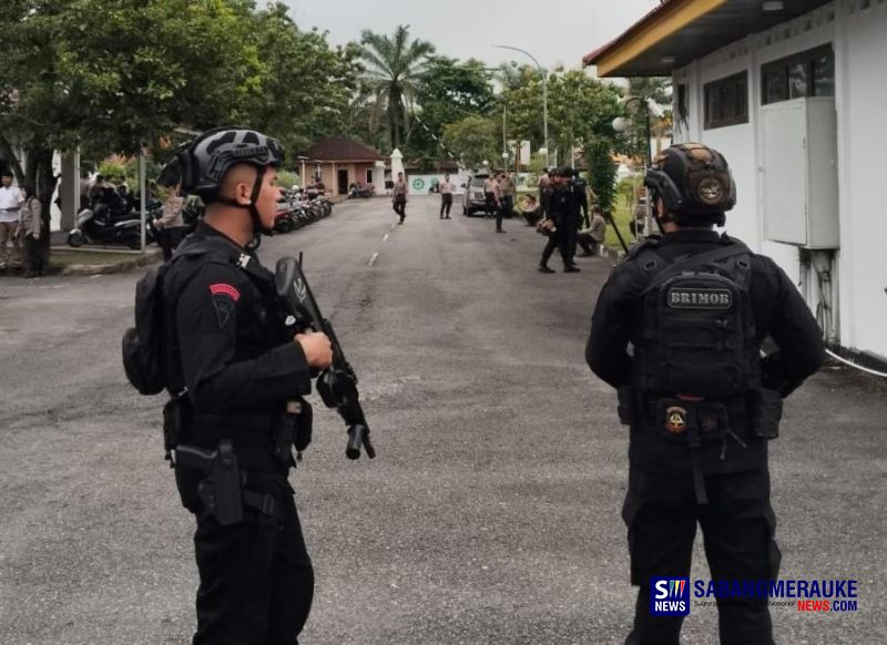 Jelang Pelantikan Pj Wali Kota Pekanbaru Risnandar Mahiwa, Brimob Bersenjata Siaga di Balai Serindit Kompleks Gubernuran