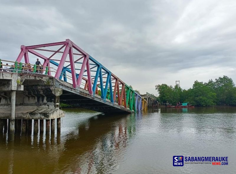 Jembatan Panglima Sampul Ambruk, Listrik 2 Kecamatan di Kepulauan Meranti Putus
