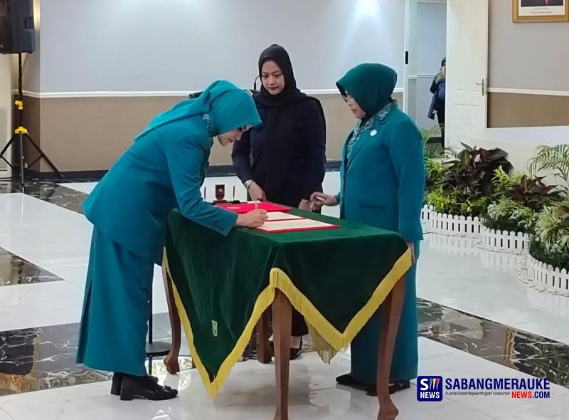 Adrias Hariyanto Lantik Aemi Risnandar Jadi Penjabat Ketua TP PKK Kota Pekanbaru