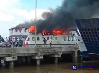 Kapal Penyeberangan Roro di Bengkalis Terbakar