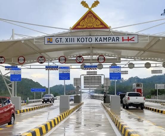 Jalan Tol Bangkinang-XIII Koto Kampar Gratis usai Diresmikan Jokowi
