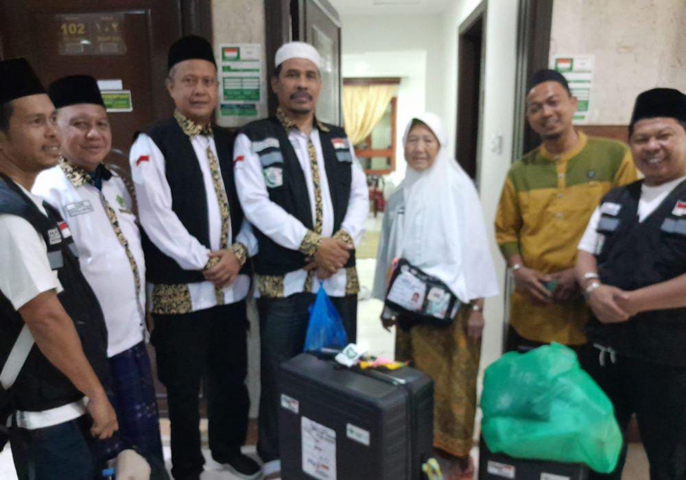 Berangkat Dengan Kloter BTH-14, Dua Jemaah Haji Asal Riau Dikembalikan ke Kloter Awas