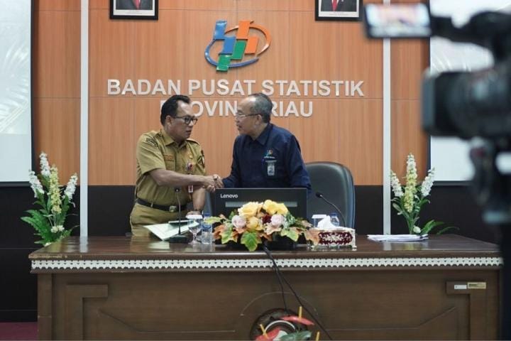 BPS Bersama Kadiskomimfotik Riau Merilis Berita Statistik Periode Mei 2024