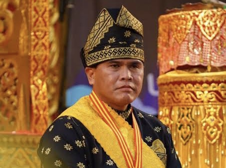 KSAL Laksamana Muhammad Ali Sandang Gelar Adat Datuk Seri Segara Utama Setia Wangsa dari LAM Riau