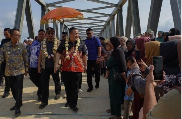 Sedot APBD Riau Rp 43 Miliar, SF Hariyanto Resmikan Jembatan Rantau Kasih di Kampar