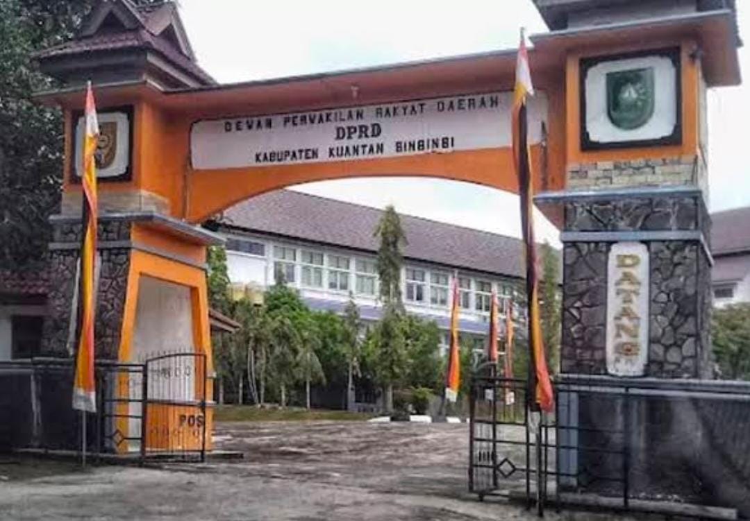Mewah-mewah! DPRD-Pemkab Kuansing Rapat Bahas LKPJ Bupati di Hotel Bintang 4 di Kota Pekanbaru