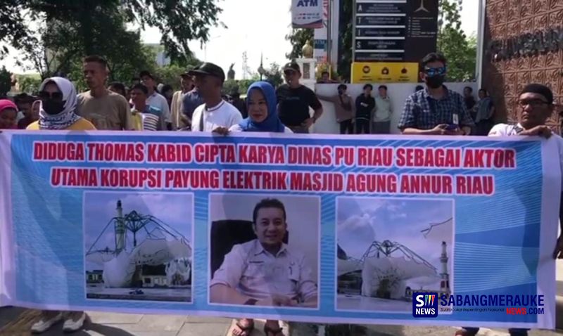 Ratusan Masa Menggeruduk Kejati Riau Minta Usut Tuntas Kasus Dugaan Korupsi payung Elektrik Masjid Agung Annur
