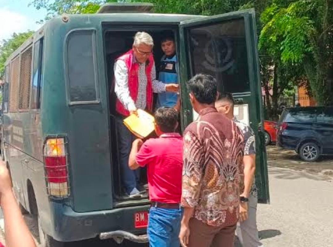 Berkas Dakwaan Korupsi Mantan Bupati Kuansing Sukarmis Tebalnya 2 Ribu Halaman, Sidang Perdana 11 Juli Mendatang