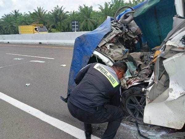 Lakalantas di Jalan Tol Pekanbaru-Dumai , Satu Orang Meninggal Dunia