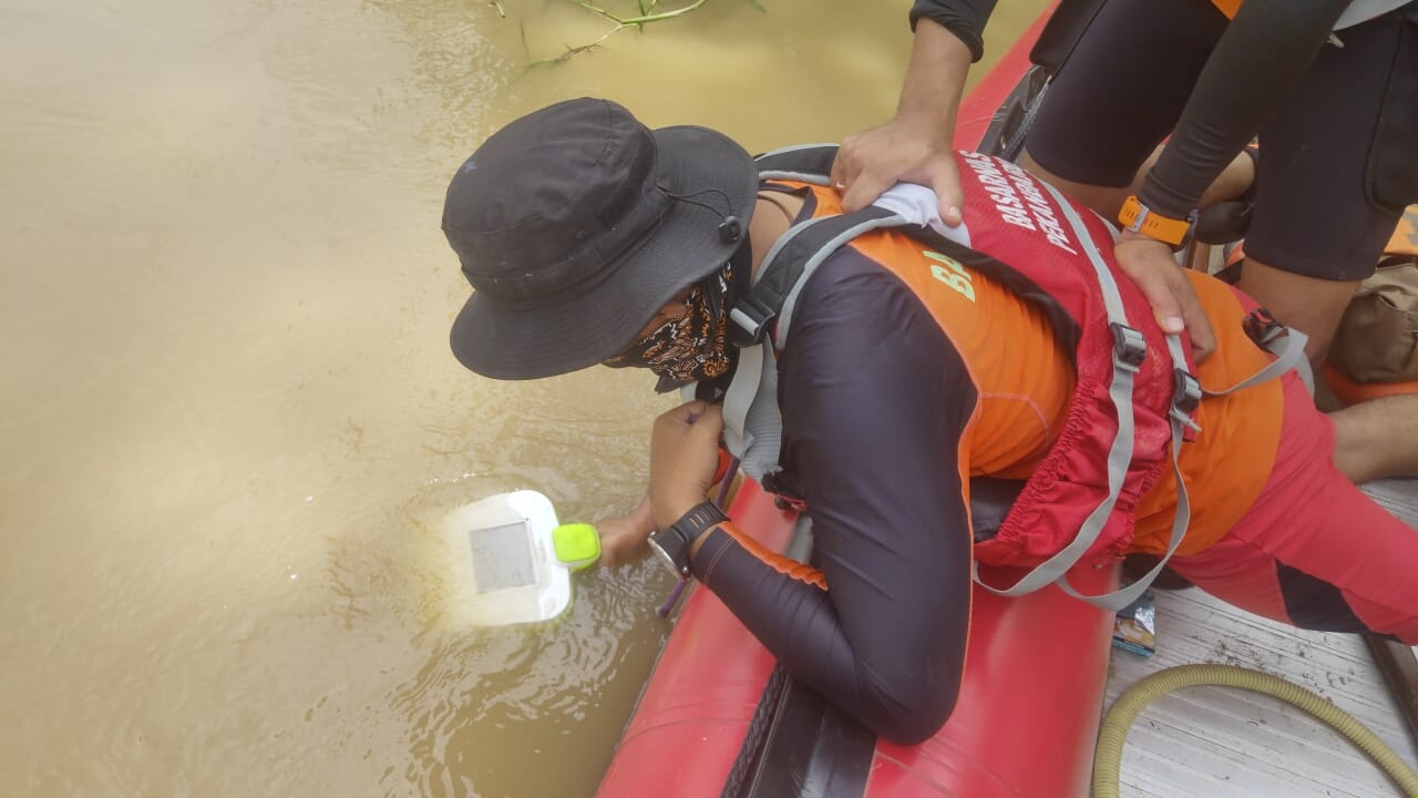 Jatuh Tertimpa Pohon, Nelayan di Inhu Tenggelam di Sungai