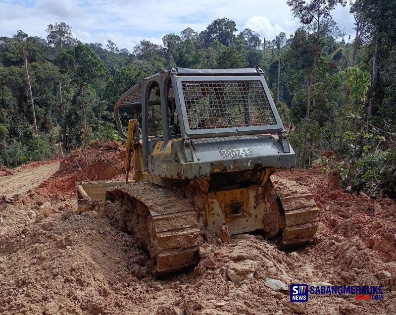 Foto-foto Pembukaan Jalan Merusak Hutan Penelitian Labanan untuk Tambang Batu Bara oleh PT Berau Coal yang Digugat Yayasan Wasinus 