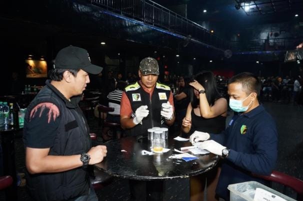 7 Remaja Pesta Narkoba di MP Club Ditangkap Polda Riau