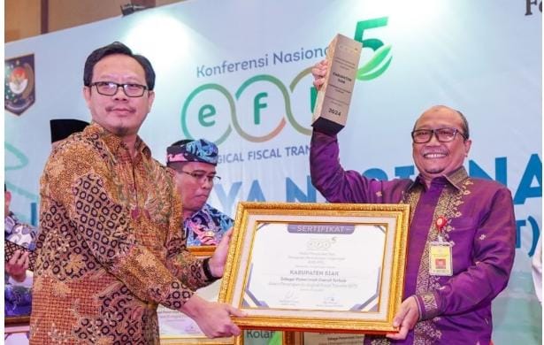 Dorong Pembangunan Berbasis Lingkungan, Pemkab Siak Terima Penghargaan dari KMS