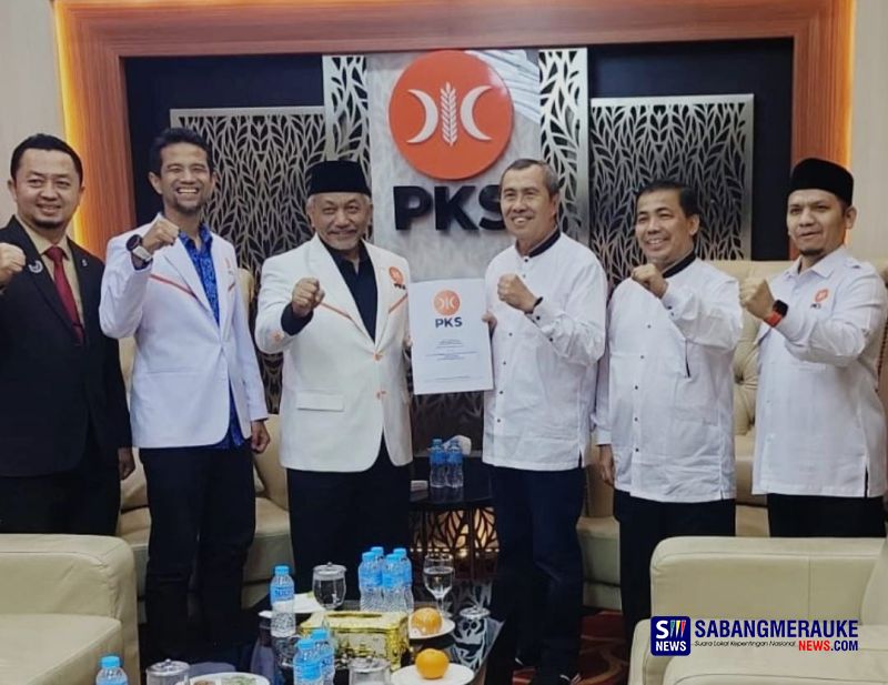 Sumringah Syamsuar Terima Map Surat dari Presiden PKS, Aman Berlayar di Pilkada Riau 2024?
