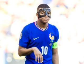 Laga Perancis Kontra Belgia Malam Ini, Mbappe Takut Hidungnya yang Patah Tersenggol Lagi