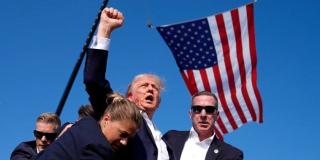 Donald Trump Selamat dari Penembakan di Kampanye Capres Amerika Serikat