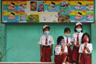 Karhutla Bikin Udara Kota Dumai Tak Sehat, Siswa Diminta Pakai Masker ke Sekolah