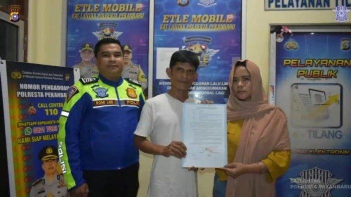 Usai Mahasiswi Cantik Pulang Dugem Tabrak Perempuan Hingga Tewas, Kini Wanita Bermobil di Pekanbaru Senggol Bapak-bapak Bawa Anak