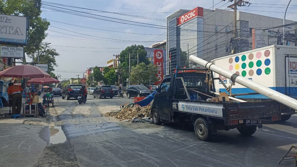 Parah! Baru Diperbaiki Pemprov Riau, Jalan Ahmad Yani Sudah Digali Lagi