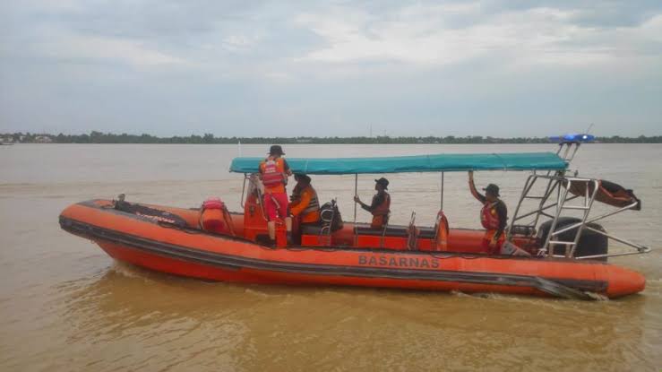 Seorang ABK di Indragiri Hilir Tenggelam Usai Jatuh dari Kapal, Badan SAR Lakukan Pencarian