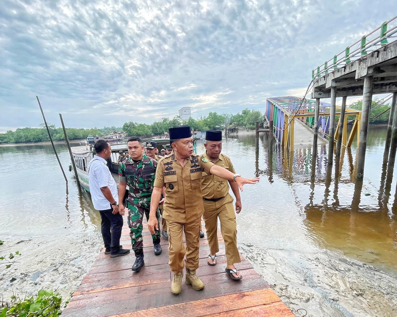 Plt Bupati Kepulauan Meranti Asmar, Sosok Pemimpin Responsif yang Rela Keluarkan Kocek Pribadi untuk Masyarakat 