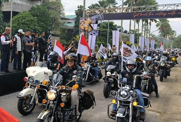 500 Pengendara Motor Ikuti Kirab Bendera Merah Putih di Pekanbaru