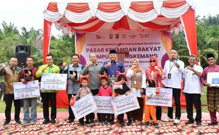 BRK Syariah Jadi Pionir Dalam Program EKI OJK Di Kampung Sengkemang