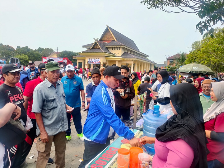 Bacalon Walikota Pekanbaru Agung Nugroho Borong Dagangan UMKM di Rumbai