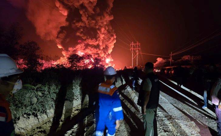 3 Kolam Minyak Mentah BUMD PT BSP Siak Terbakar