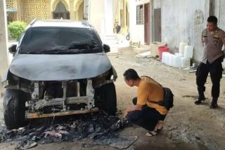 Emosi Tak Terkendali, Pria di Rokan Hulu Nekat Bakar Mobil Orang