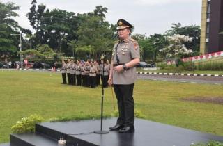 Peringatan Hari Juang Polri, Kapolda Riau Pimpin Upacara di Halaman Mapolda