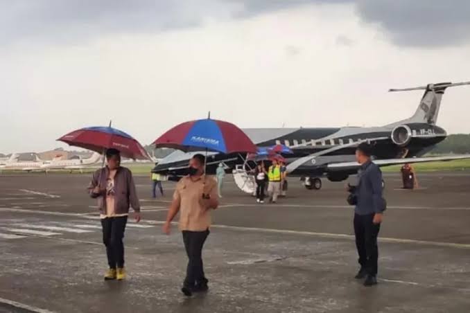 Bukan Cuma Kaesang dan Istri Nikmati Private Jet, Iparnya Bobby Nasution dan Kahiyang Juga Sama