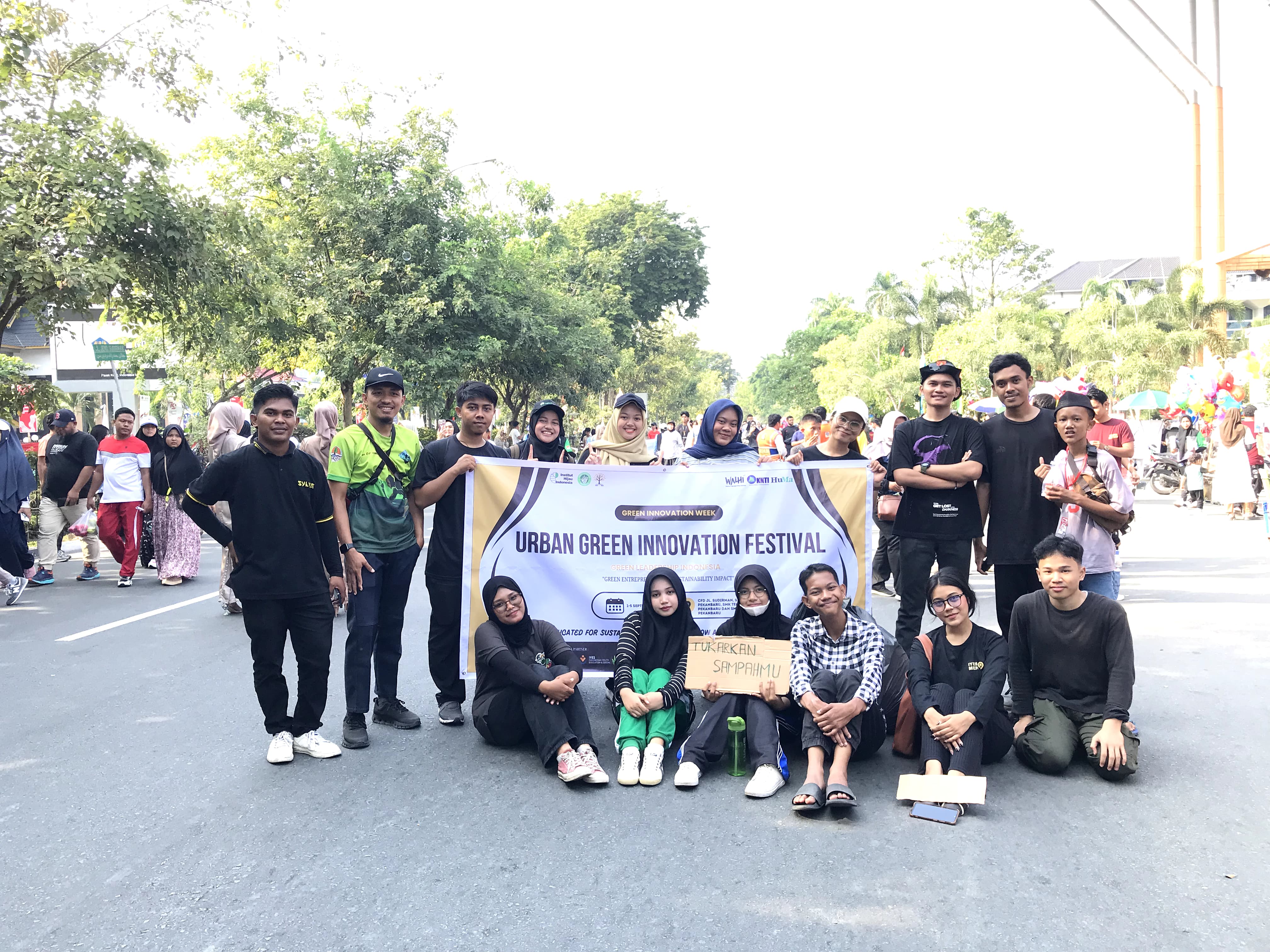 Eco Next Gen Gelar Kegiatan Berbagi Bibit Gratis di Car Free Day dengan Tema Urban Green Campaign