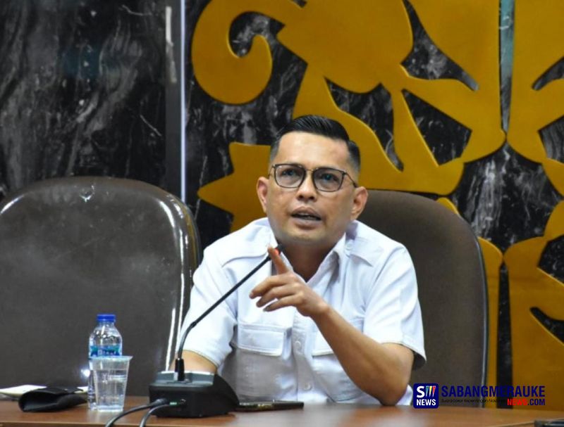 Pimpinan Sementara DPRD Pekanbaru Terharu Masyarakat Membludak Saat Pelantikan Anggota Dewan, Sampaikan Permohonan Maaf Layanan Kurang Optimal