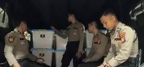 Sudah 3 Hari Polisi Geledah Kantor DPRD Riau, Ternyata Ini yang Membuat Lama