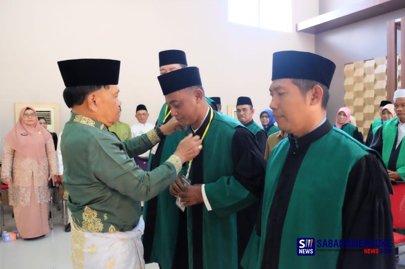 Asmar Melantik Dewan Hakim yang Bertugas di MTQ Kepulauan Meranti 2024