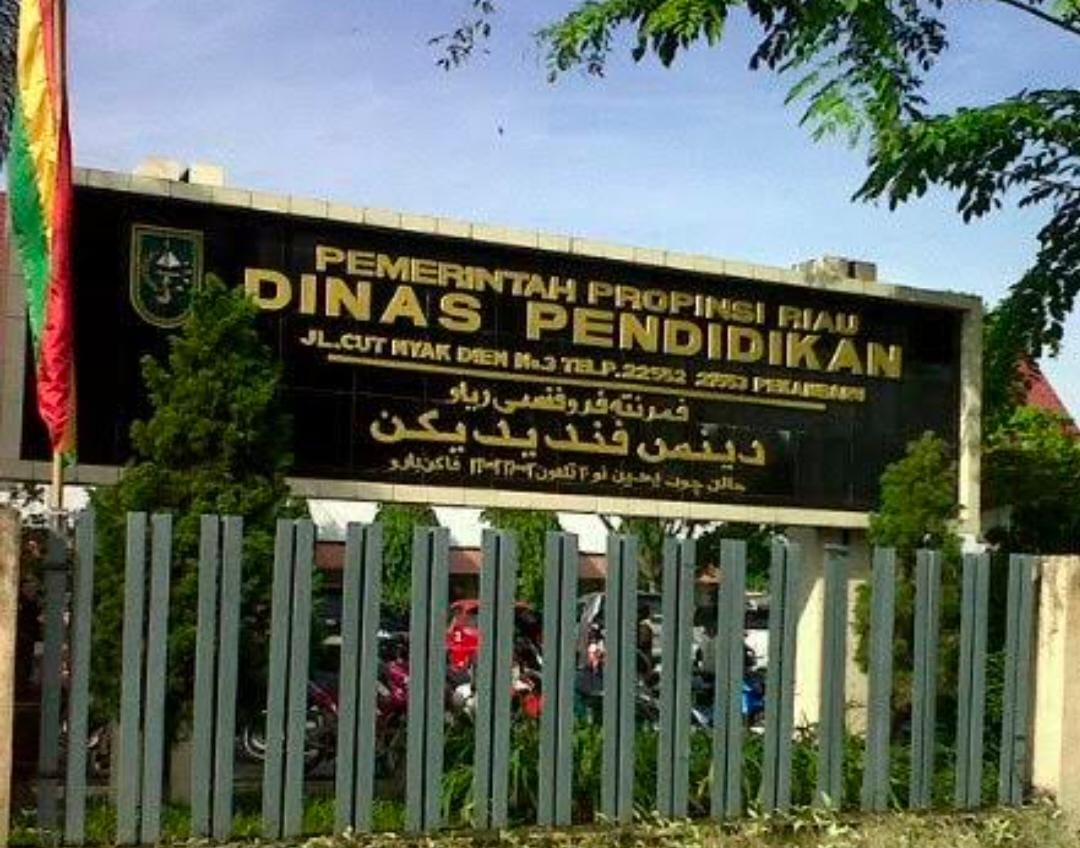 Aneh! Dinas Pendidikan Riau Tak Ambil Sikap Soal Heboh Bisnis Seragam Siswa SMA/SMK Negeri: Jangan Lepas Tanggung Jawab! 