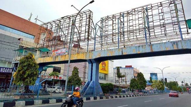 Cerita Lama 500 Tiang Reklame Ilegal, Pemko Pekanbaru Selalu Janji Menindak