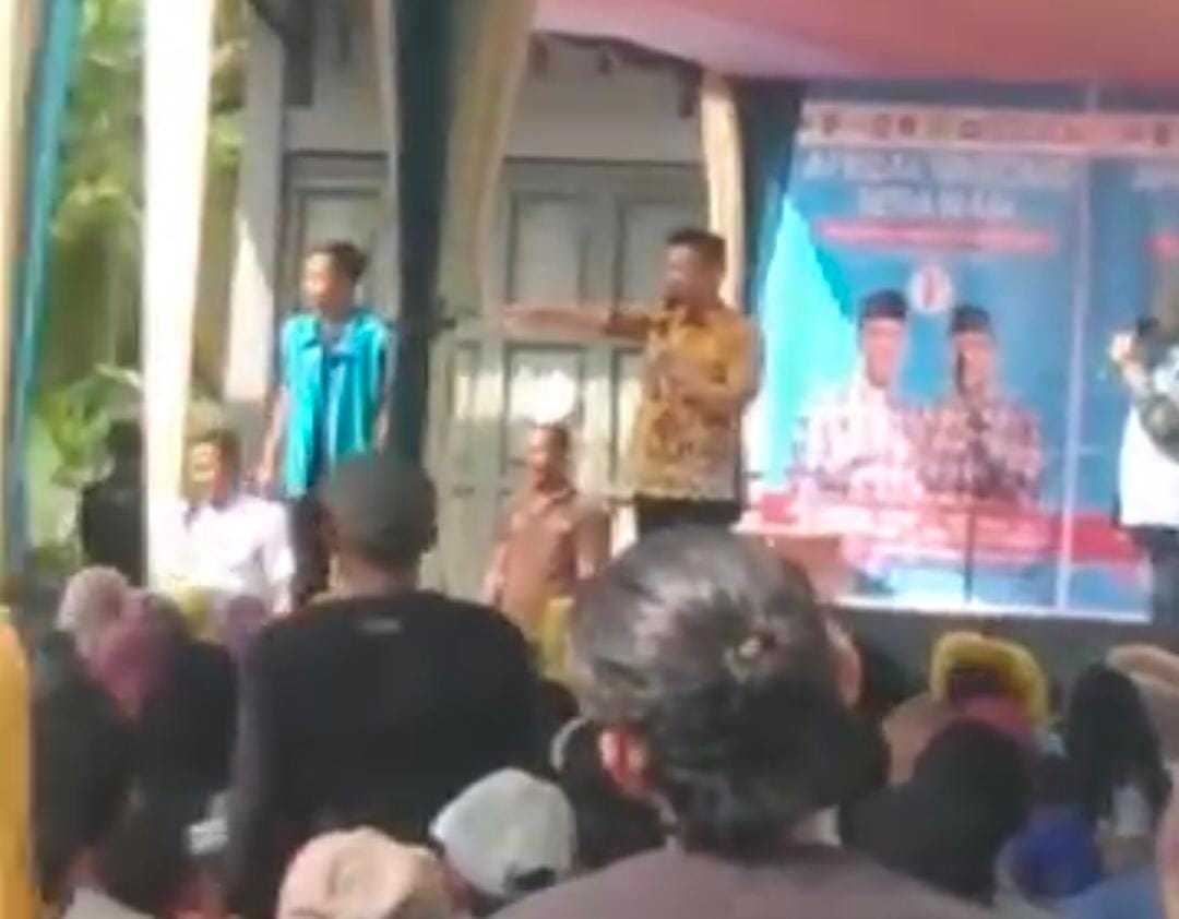 Heboh Video Calon Bupati Petahana Rohil Afrizal Ditagih Janji Kartu AMAN Saat Kampanye, Dibalas dengan Tudingan Suruhan 