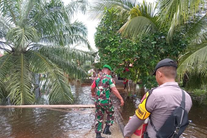 65 Keluarga di Rokan Hilir Terkena Banjir, Sebagian Mengungsi ke Gereja