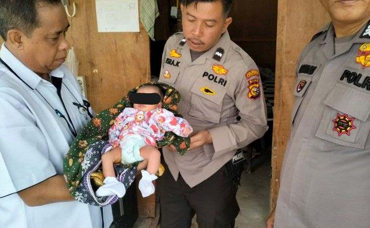 Heboh Bayi Dalam Kardus di Bukit Raya Pekanbaru, Ditemukan di Semak-semak Diduga Dibuang Orangtuanya